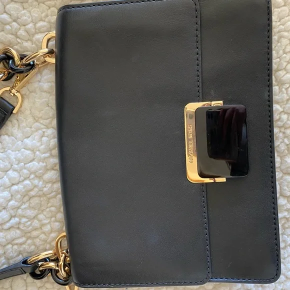 Michael kors purse - Picture 3 of 10